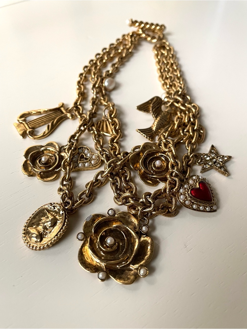 Chunky vintage goldtone triple strand charm choker necklace toggle clasp